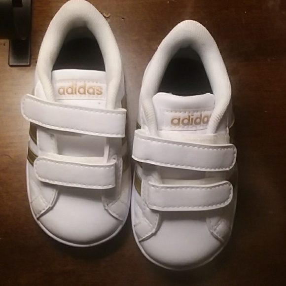 Baby Adidas - Picture 2 of 4